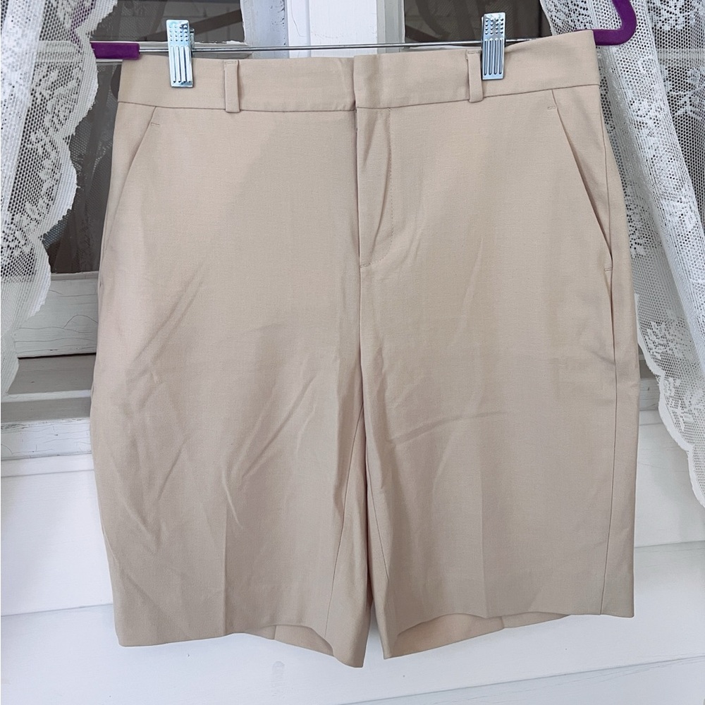 Banana Republic Tan Bermuda Shorts Flat Front Mid-Length